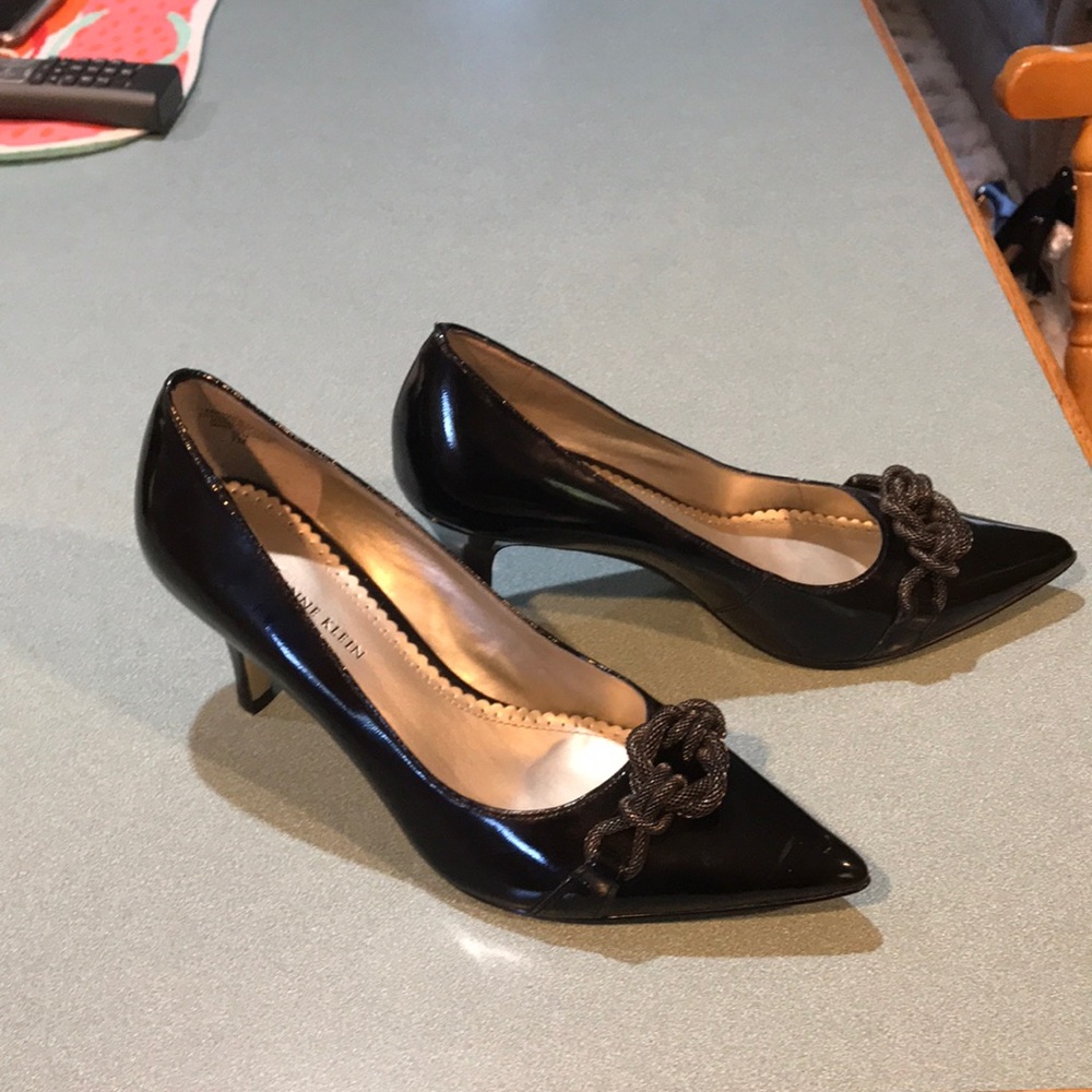 Anne Klein kitten heel!